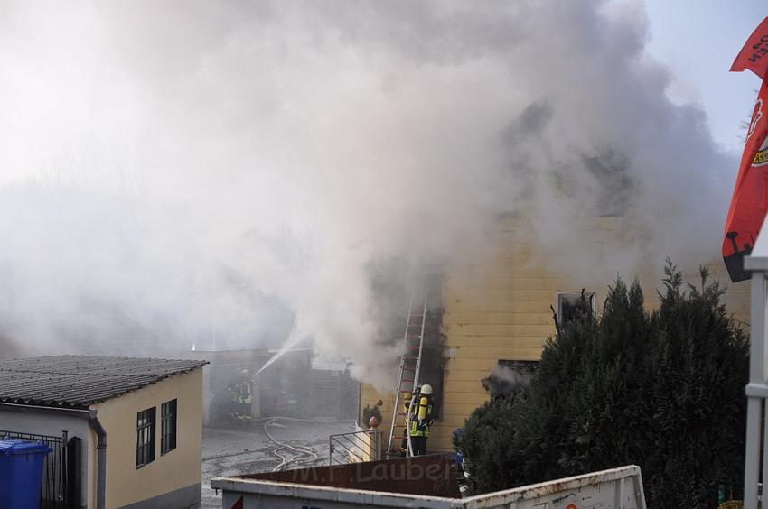 Haus komplett ausgebrannt Leverkusen P68.JPG